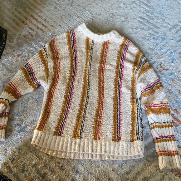 Cali design small sweater - Picture 1 of 3